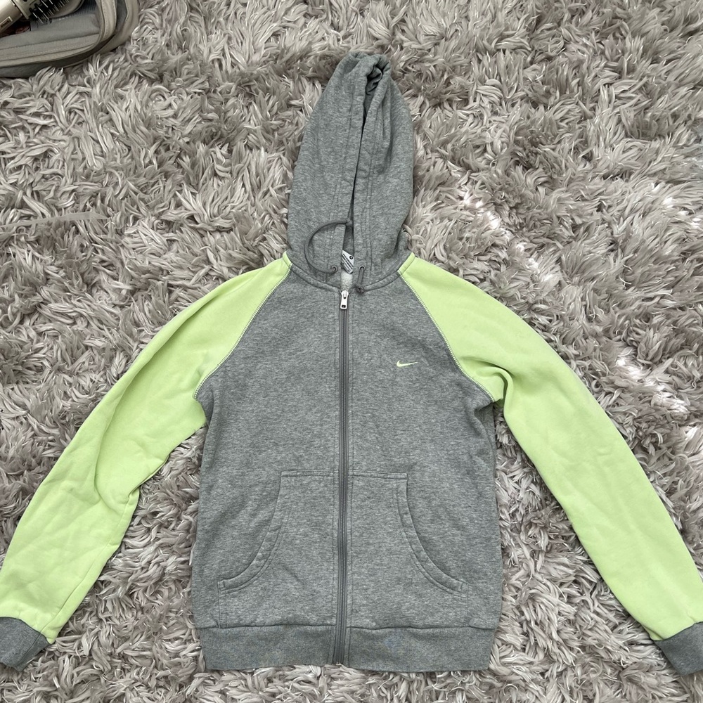 Women’s Nike ZipUp. Size Medium.